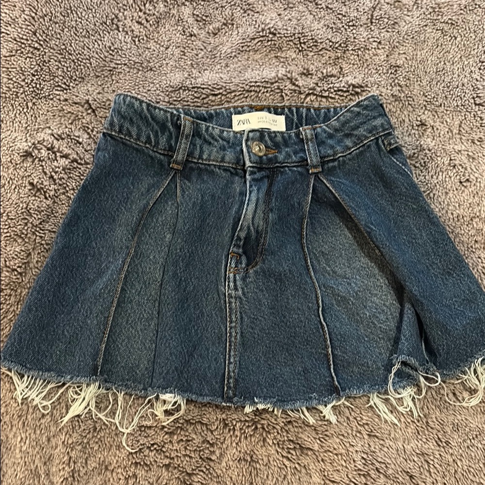 ZARA Blue Denim Pleated Mini Skirt with Frayed Hem sz 7